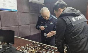 原创 
            多家企业获得稀土出口许可！中方拿出停令，谁敢卖给美国后果自负