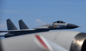 中日战机对峙，日本凌晨紧急抗议，日媒：中方举动是头一回